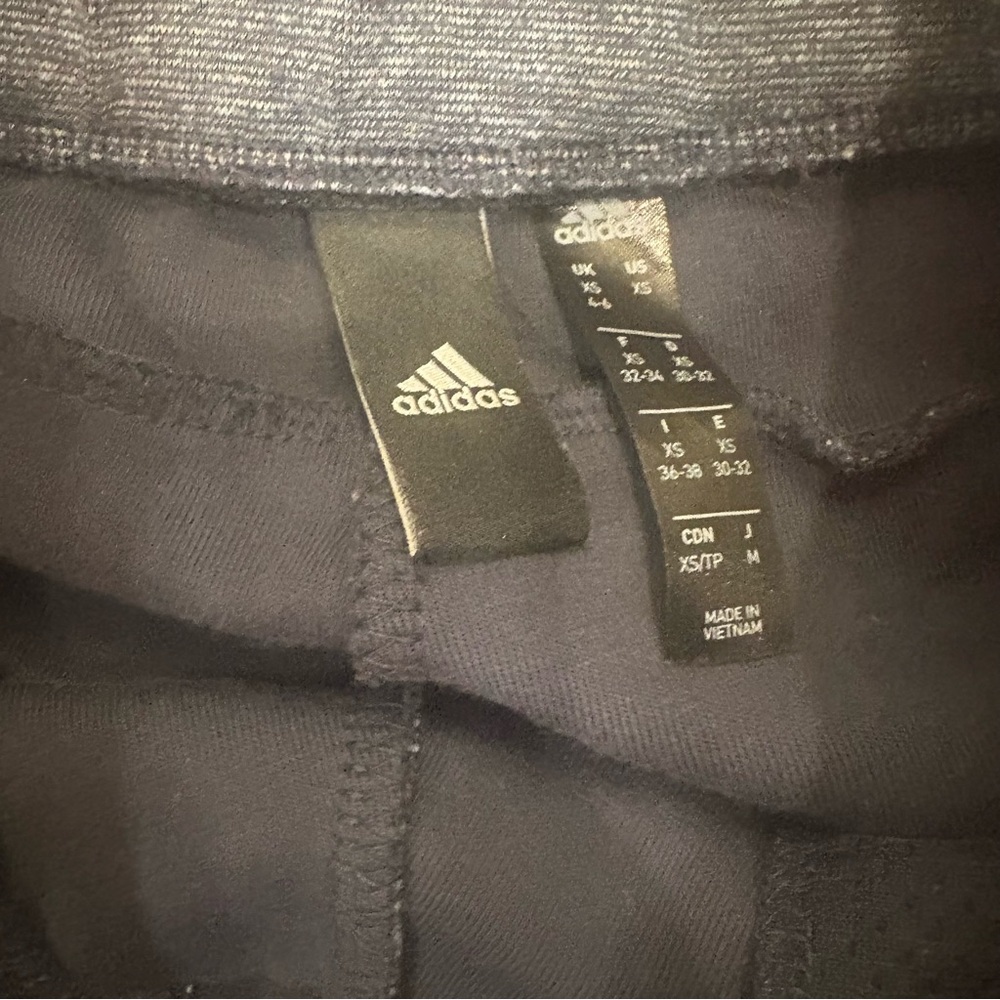 Adidas $60 Must Haves Versatility Tapered Joggers Gray Marl XS EUC - Picture 7 of 8